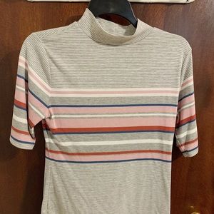 Size L: Arizona Turtleneck Short Sleeve Shirt